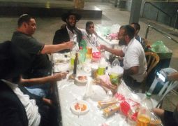 יפו • בשכונת "נווה עופר" חגגו את חג הגאולה